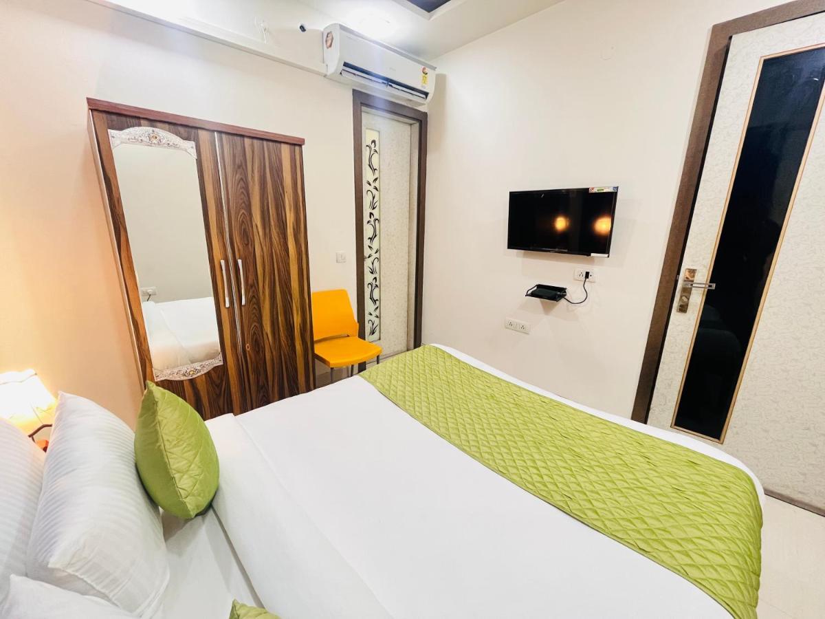 Hotel Park Pride Pitampura New Delhi, Couple Friendly Bagian luar foto