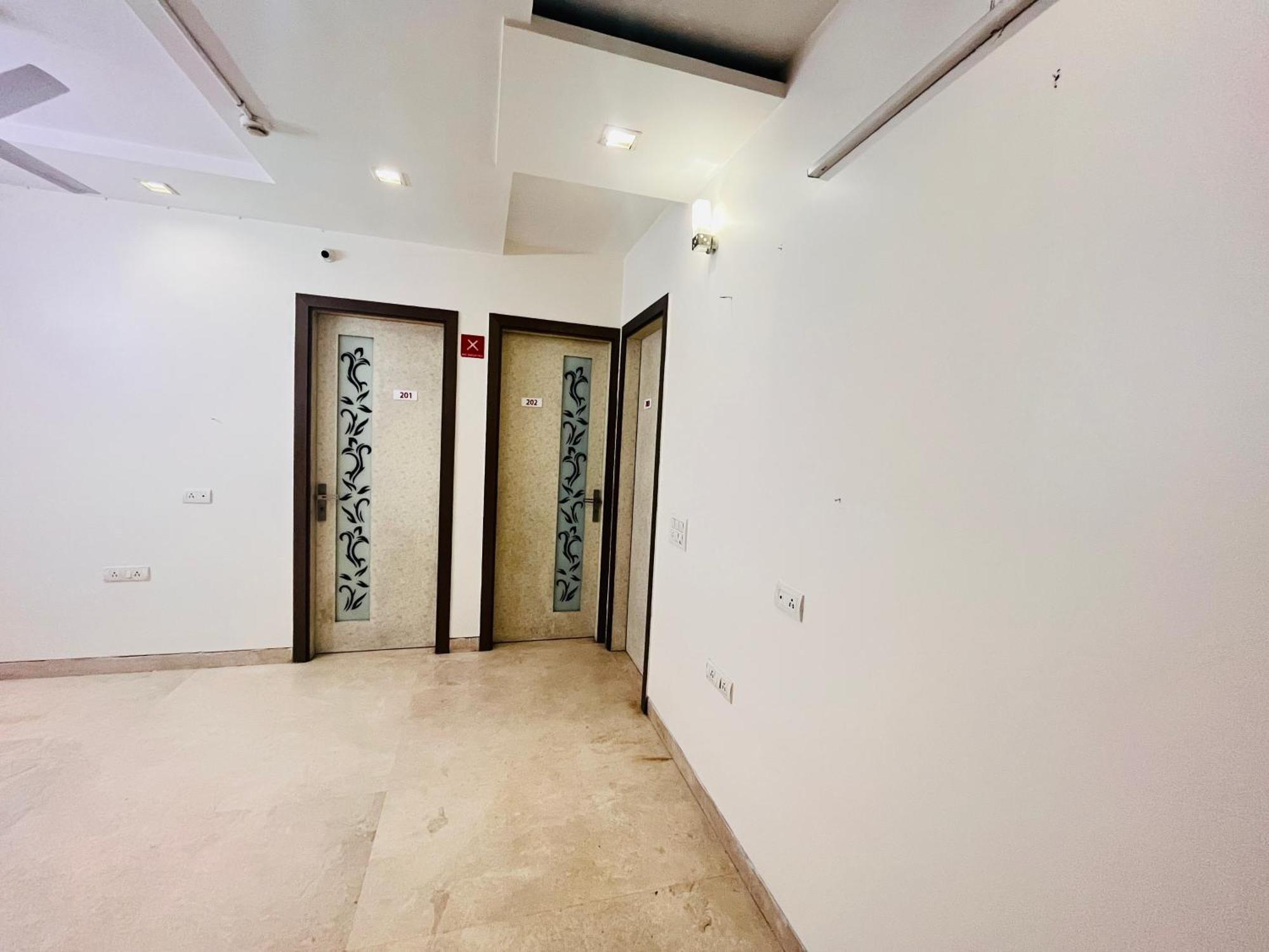 Hotel Park Pride Pitampura New Delhi, Couple Friendly Bagian luar foto