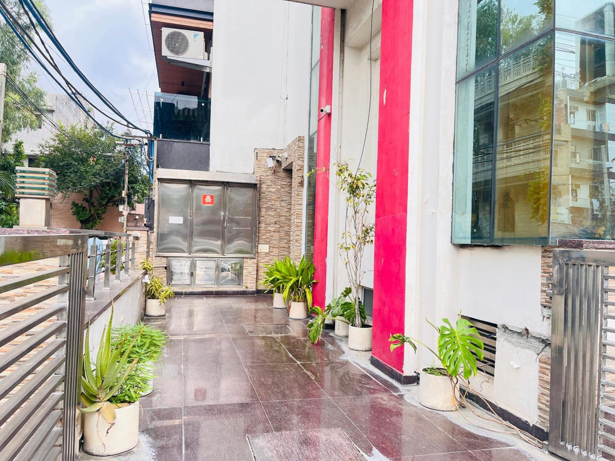 Hotel Park Pride Pitampura New Delhi, Couple Friendly Bagian luar foto