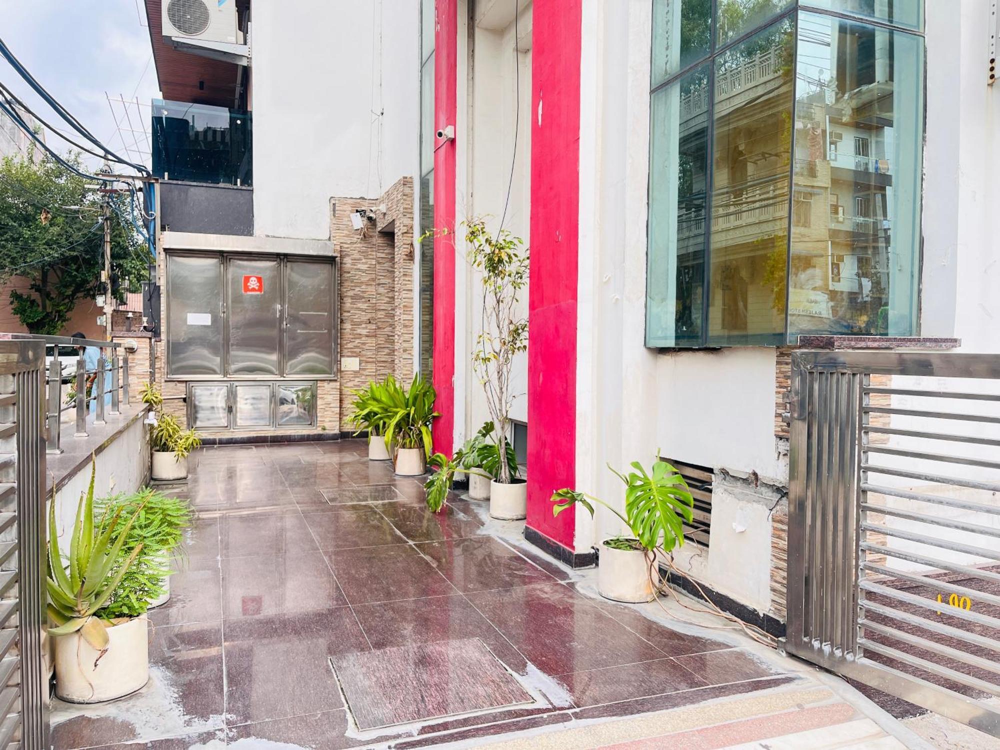 Hotel Park Pride Pitampura New Delhi, Couple Friendly Bagian luar foto